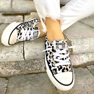 Converse Chuck Taylor Shoreline low cut sneakers